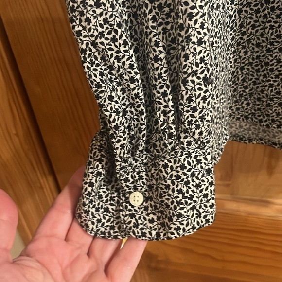 NWT Old Navy ruffle black  floral button down shirt size XXLARGE. - Picture 4 of 9